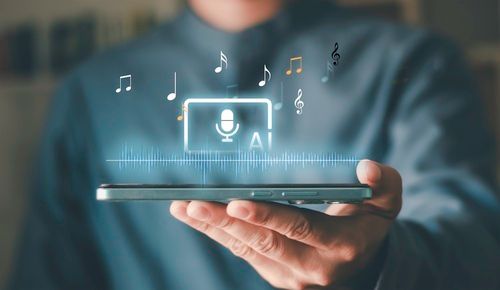 Voice Streaming vs Traditional Voice Calls Comparison
